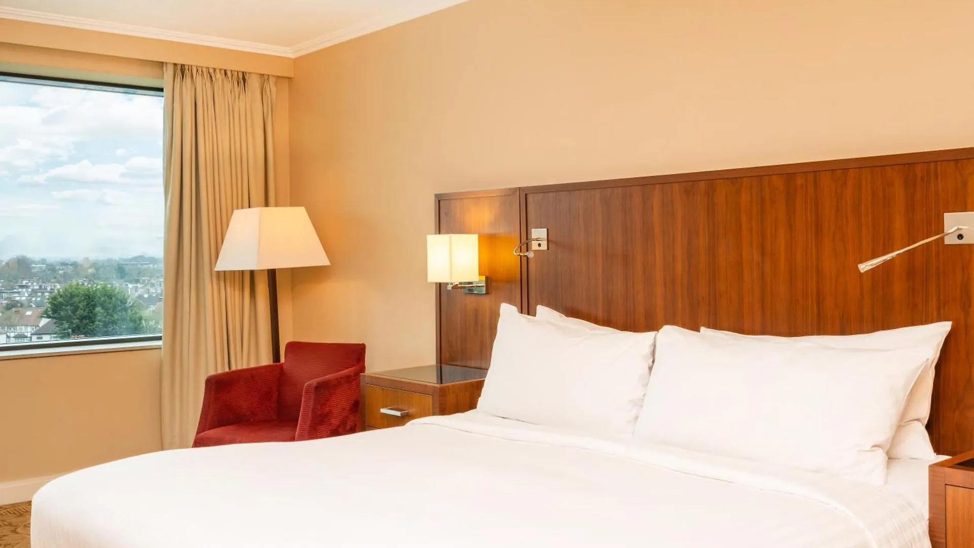 London Marriott Hotel Twickenham 4*,