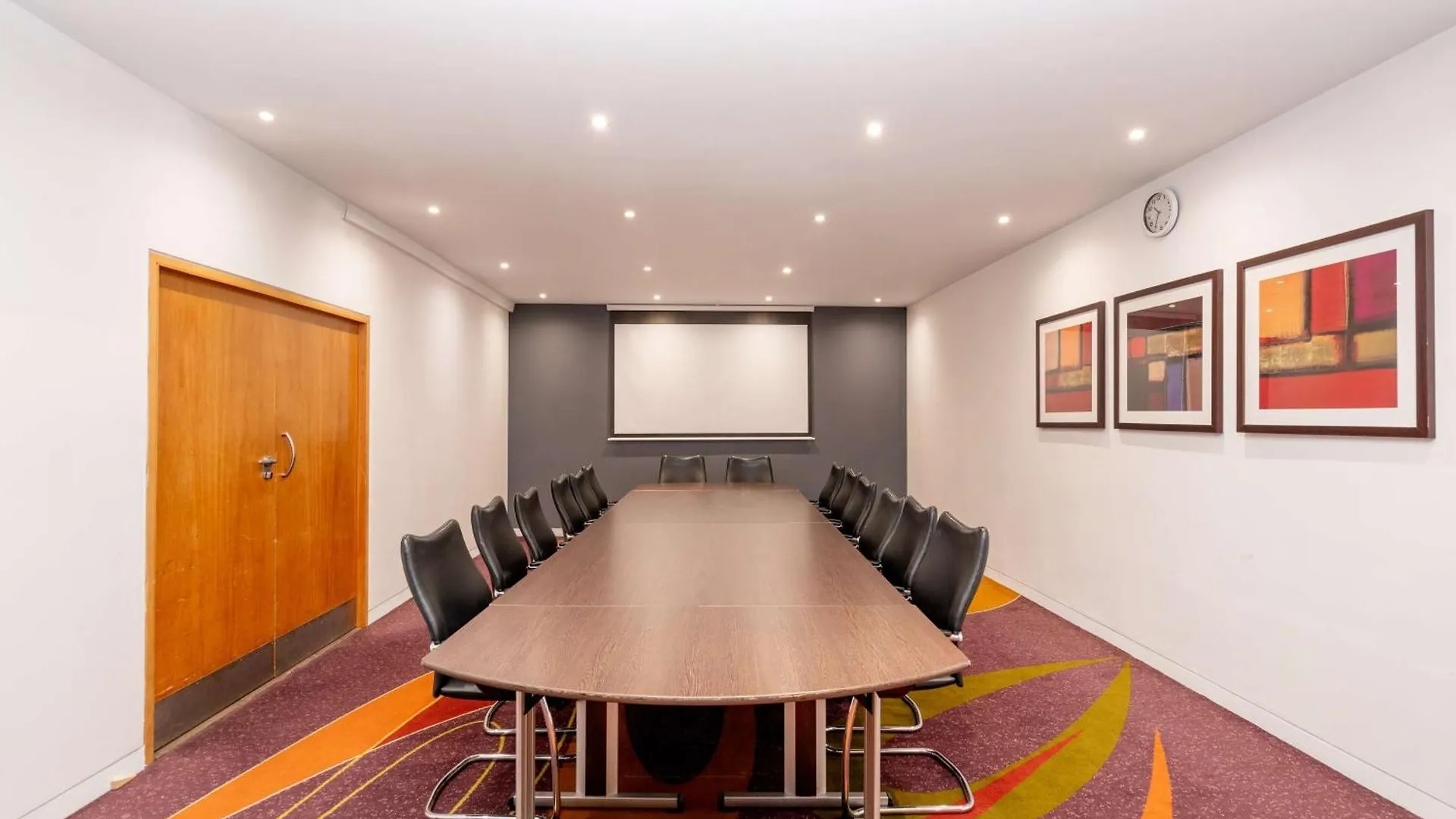 London Twickenham Stadium Hotel, A Member Of Radisson Individuals